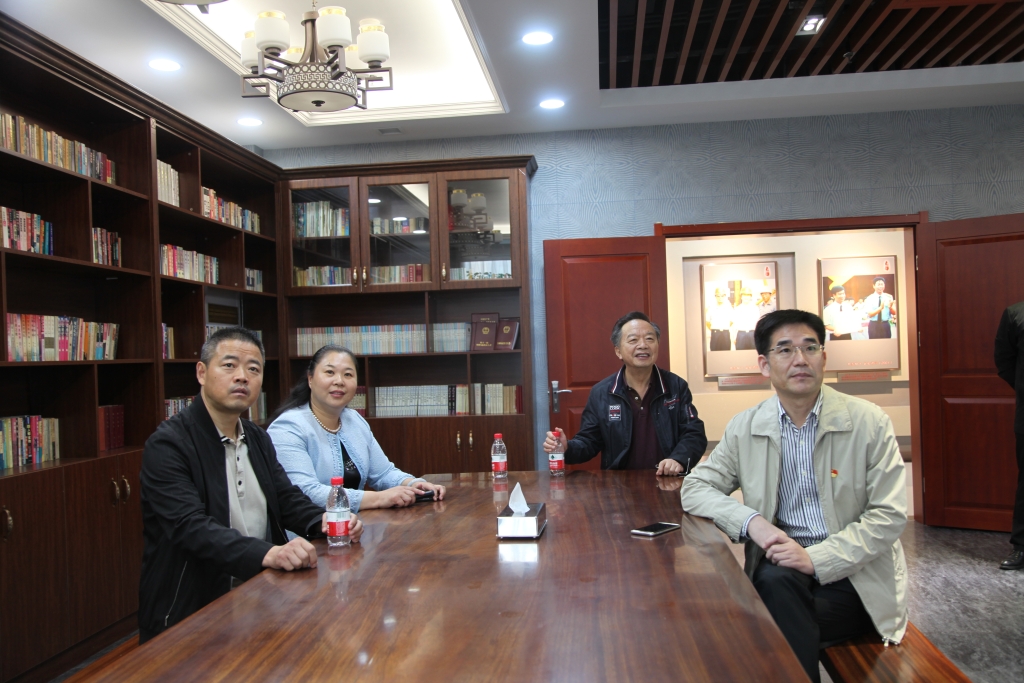 2019年10月11日，連云港市退役軍人事務(wù)局王永仕局長一行到1號樓參觀展館